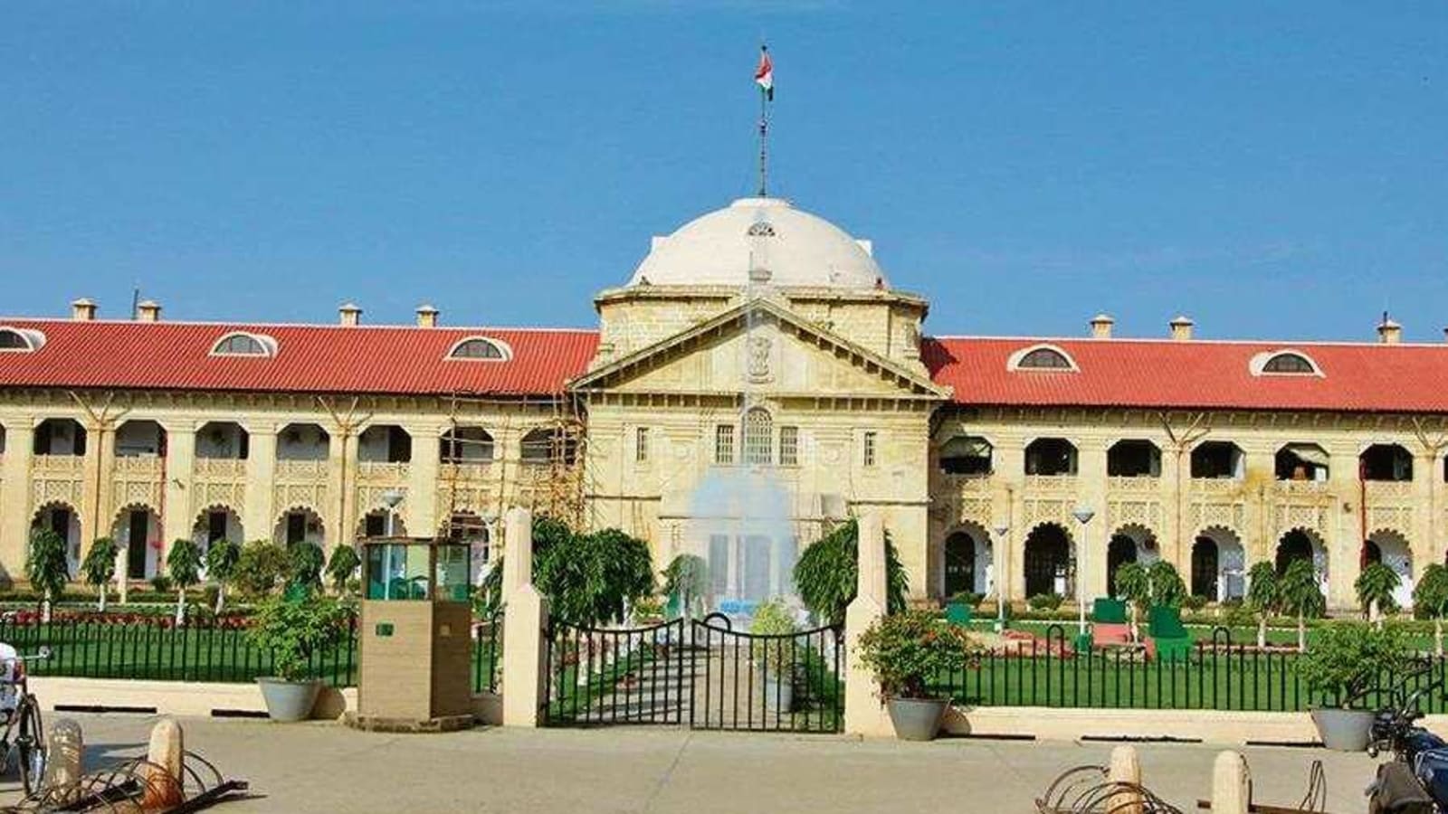 Allahabad High Court Directs State Government to Respond to PIL for Relocation of Bus Stand Near Lucknow High Court