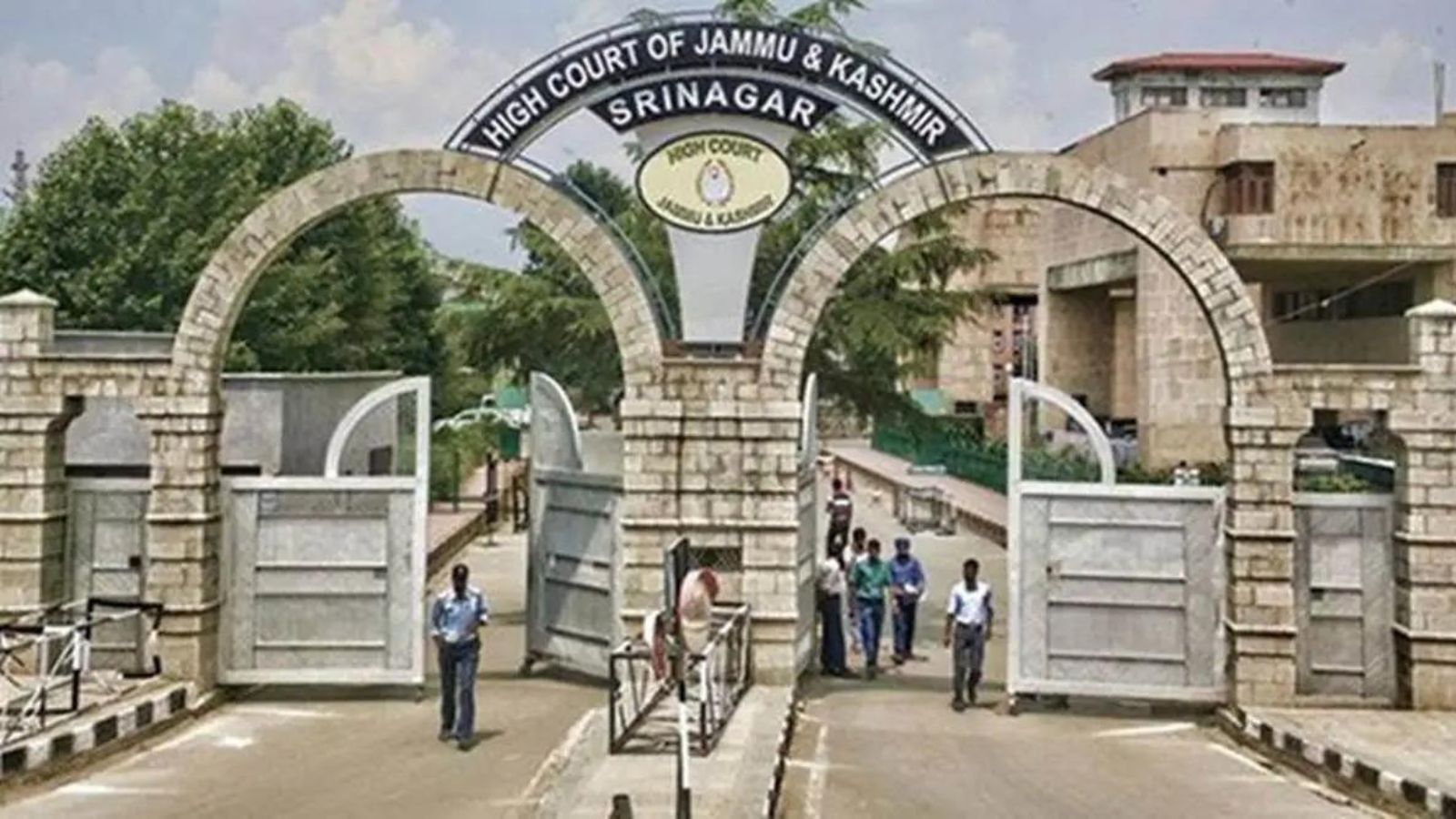 Jammu and Kashmir & Ladakh High Court: Stones Used in Pelting Incidents Not 'Dangerous Weapons' Under Section 326 of RPC