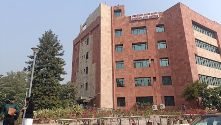 HSBC Ordered to Pay â‚¹15 Lakh Compensation to Couple for Dishonouring Cheques Despite Sufficient Balance, Rules NCDRC