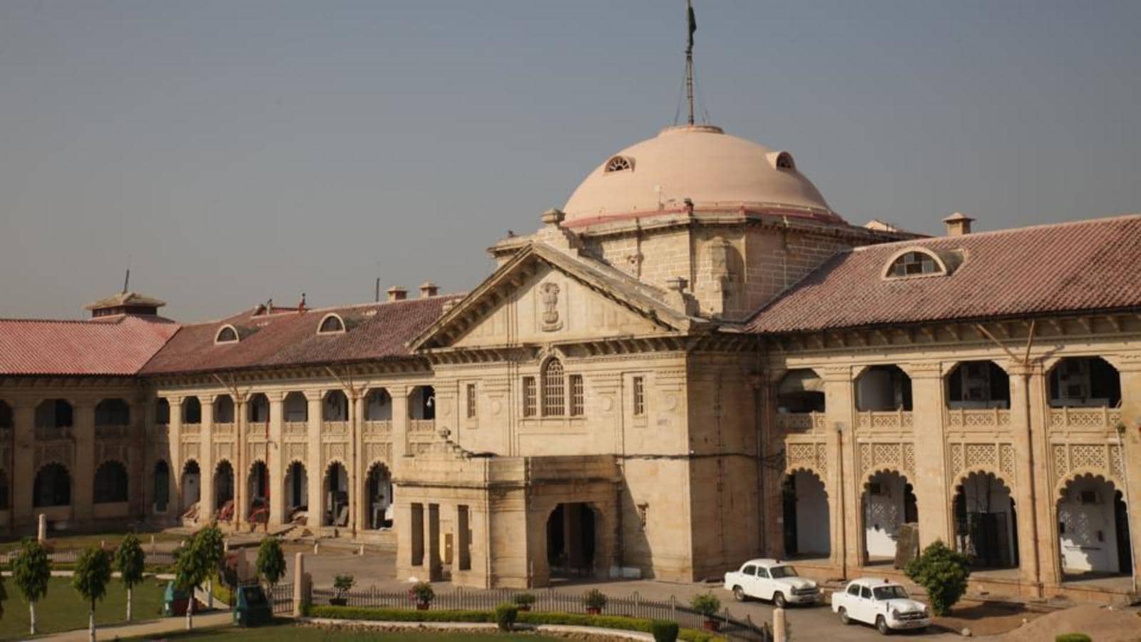 Allahabad High Court Expresses Concerns Over Government Servants' Media Interactions