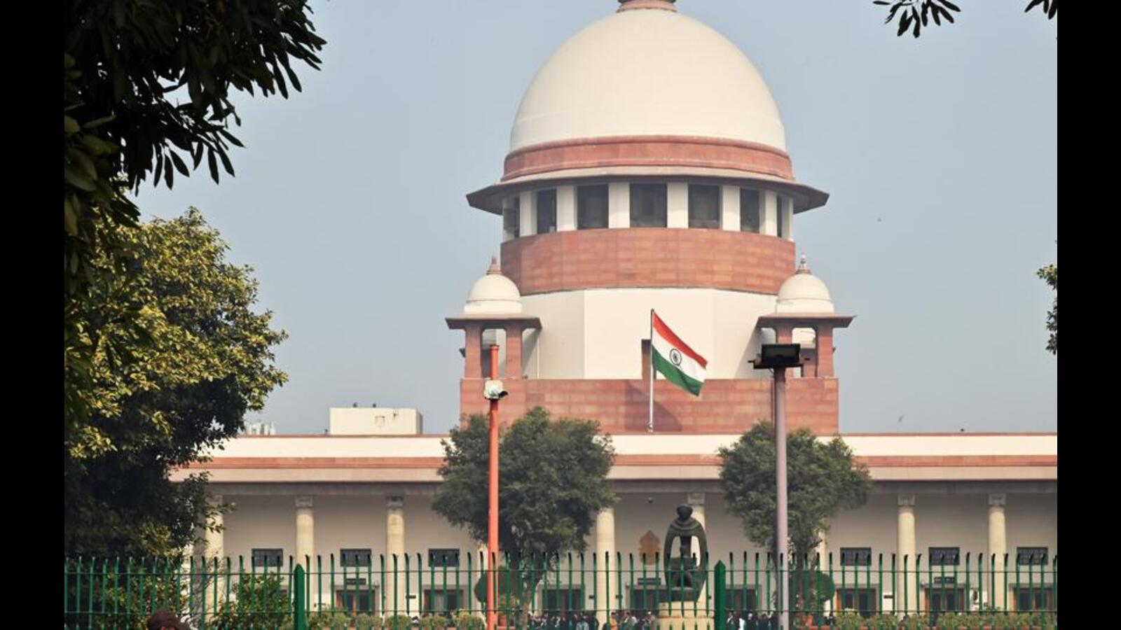 The Supreme Court reprimands Kerala for withholding documents on Munnar; summons officials